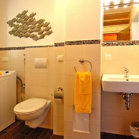 Kranichnest, * Zirchow